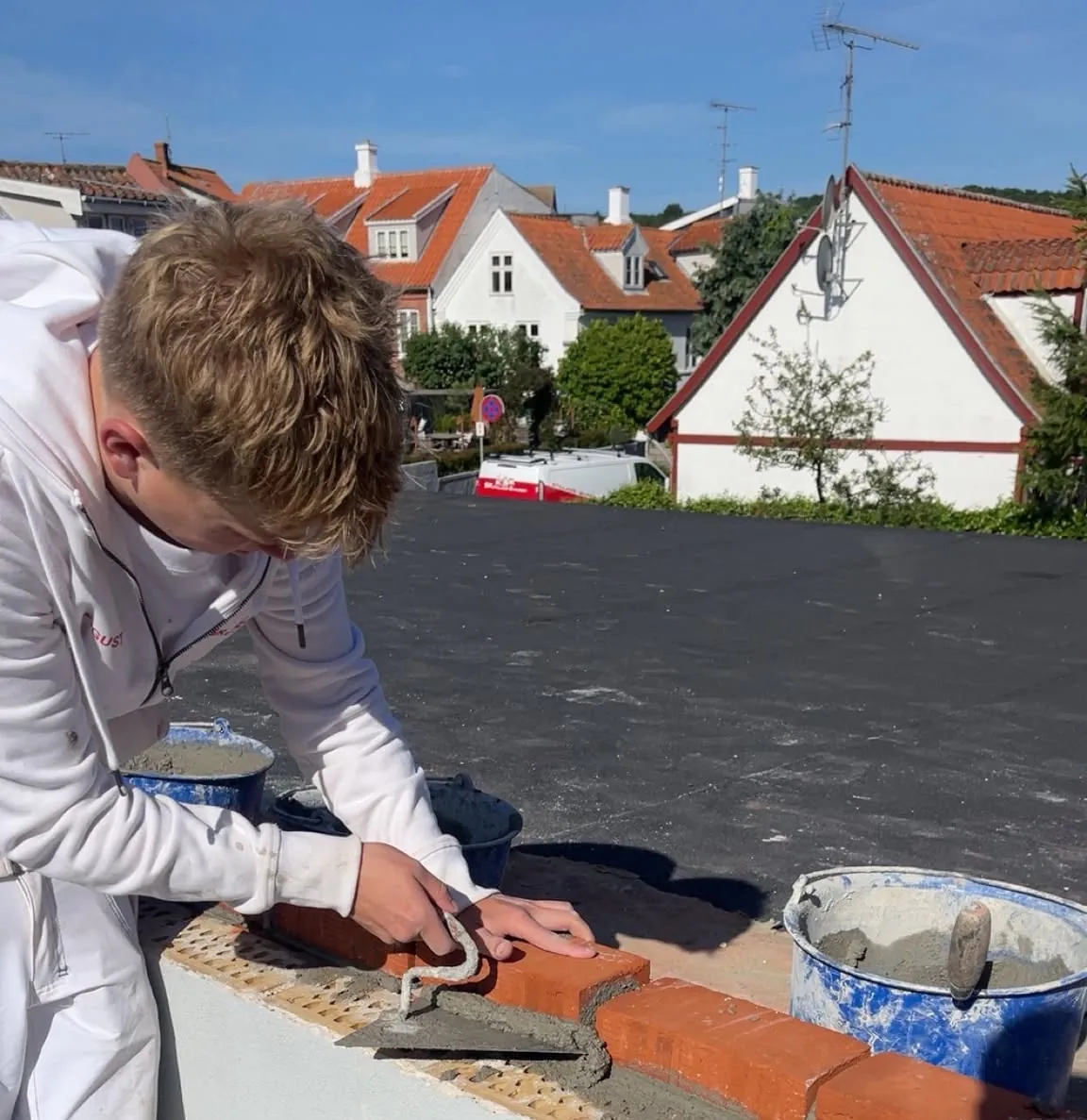 Bad, fliser og murværk i Rønne